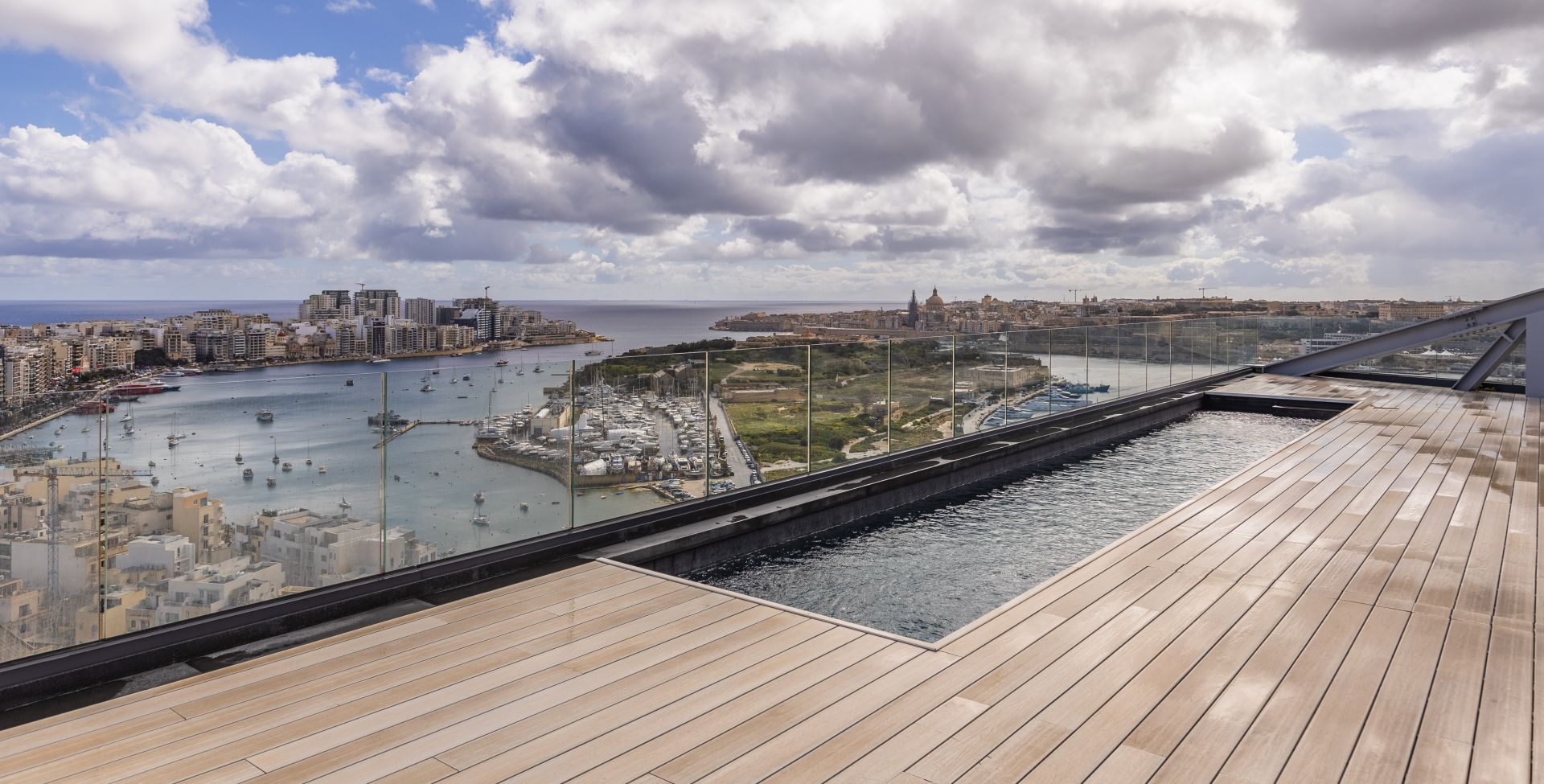 Gzira Penthouse